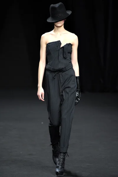 Look 14
